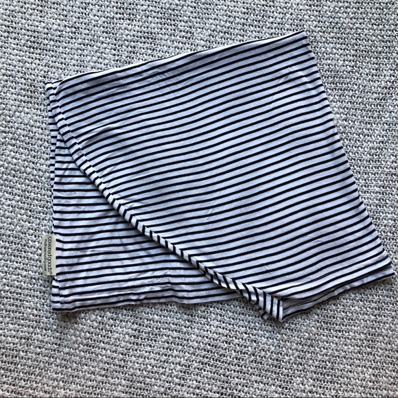 Covered Goods 4-in-1 multi-use cover - Picture 3 of 3